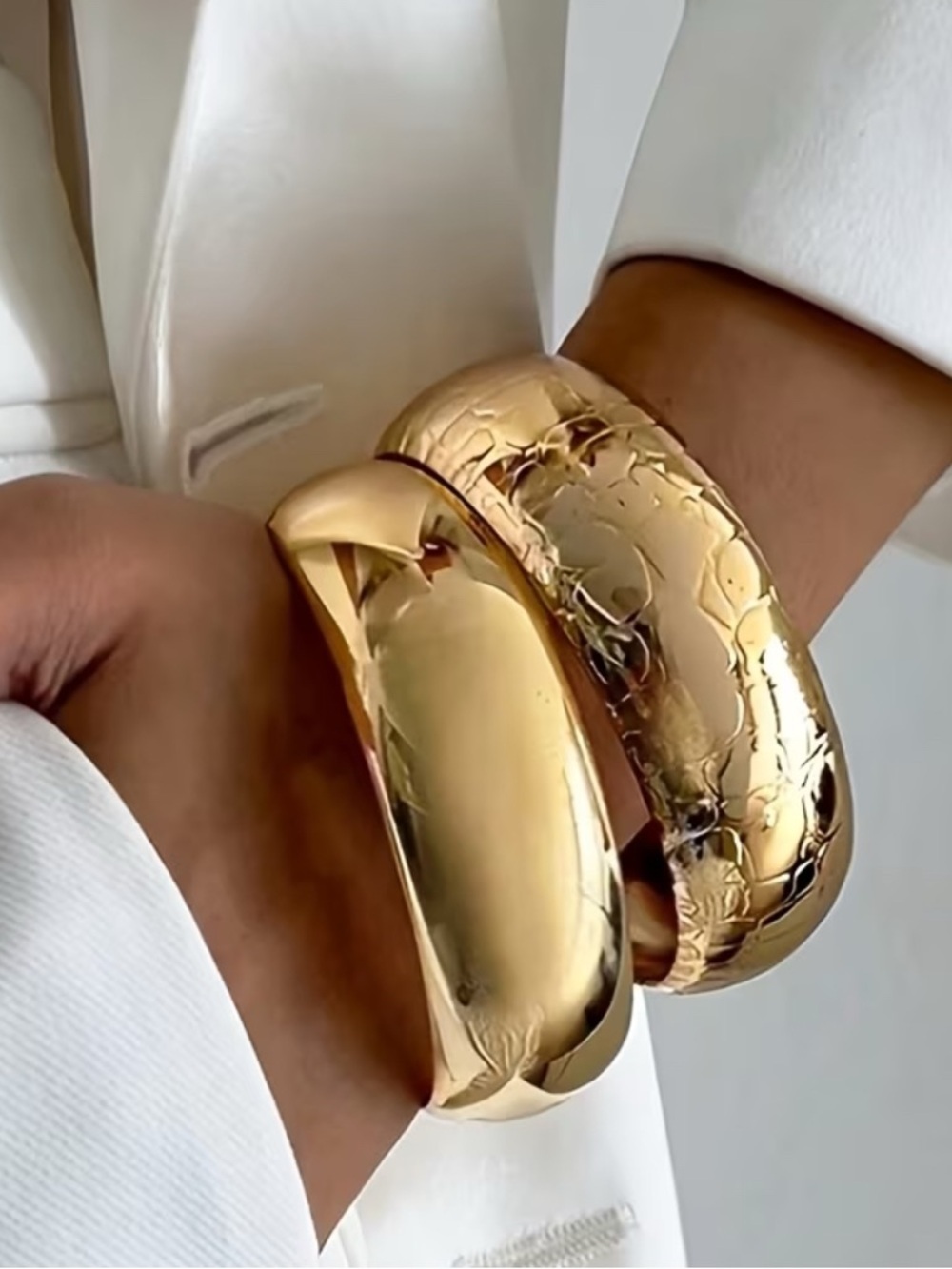 [JUST IN] Sculpted Gold Double Bangle Duo | Polished & Hammered Finish - Picture 2 of 5